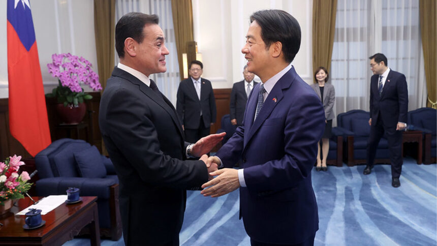 Paraguay reafirma lazos con Taiwán firmemente