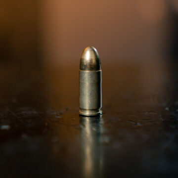 Detienen a Hombre por Disparos al Aire