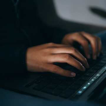 Estafadores usan IA para engañar