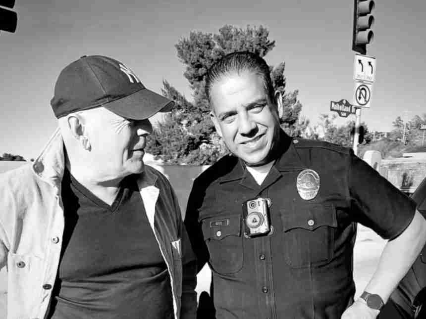 Bruce Willis agradece a bomberos de Los Ángeles