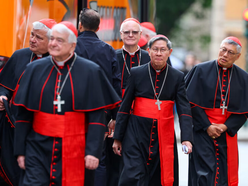 conclave Cardenales llegan al Vaticano para Cónclave