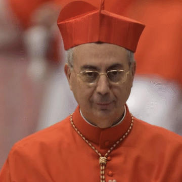 Dominique Mamberti anunciará al nuevo Papa