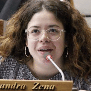 Incautan cheques a madre de diputada