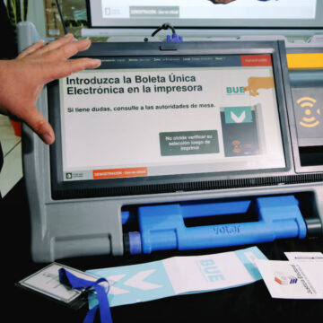 Vínculos empresariales rodean licitación del TSJE de máquinas de votación