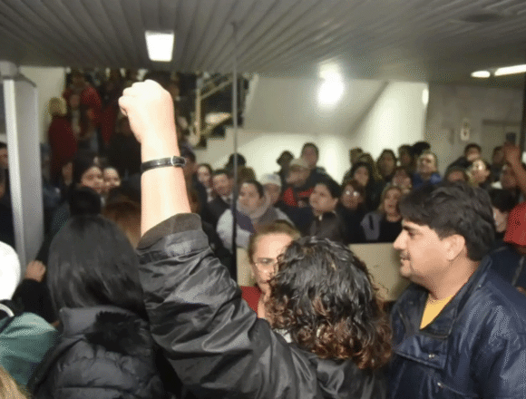 nenecho Protestan por salarios frente a Nenecho