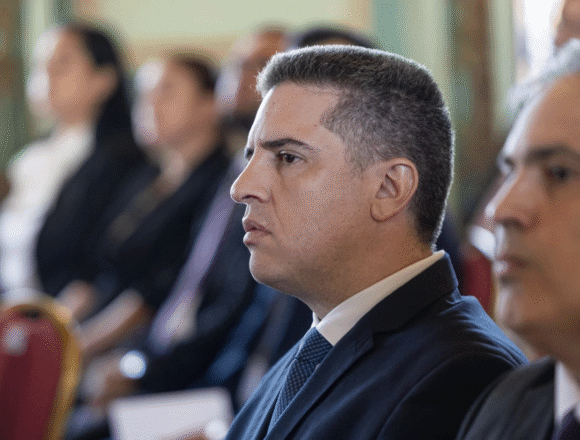 Oposición pide plan urgente contra hackeos