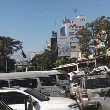 cde Persisten caos y congestión vial en CDE