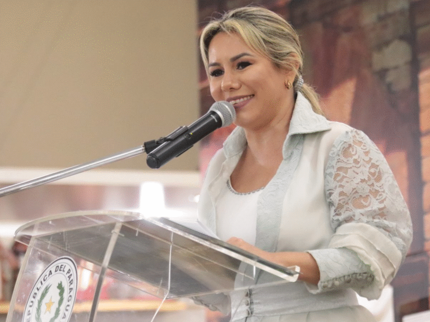 funcion Fusión de Senatur expone a la titular de la Secretaria Nacional de Turismo