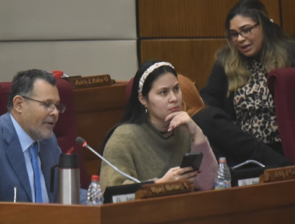 legislador Piden suspender 60 días a legislador Martínez