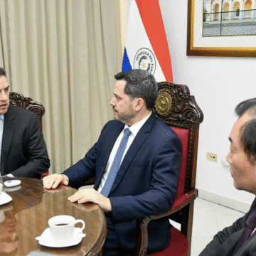 Villate niega culpa y pide viceministerios