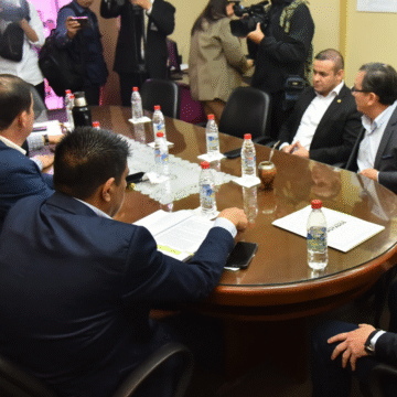 Comisión recomienda destituir a Miguel Prieto