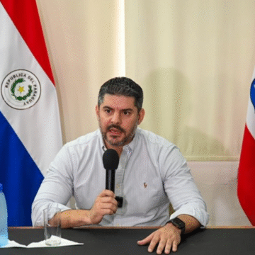 bello Bello rompe contrato y critica a Nenecho
