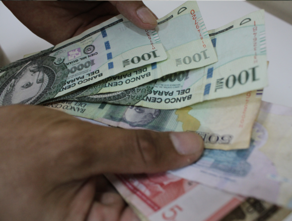 Créditos en guaraníes crecen pese tasas